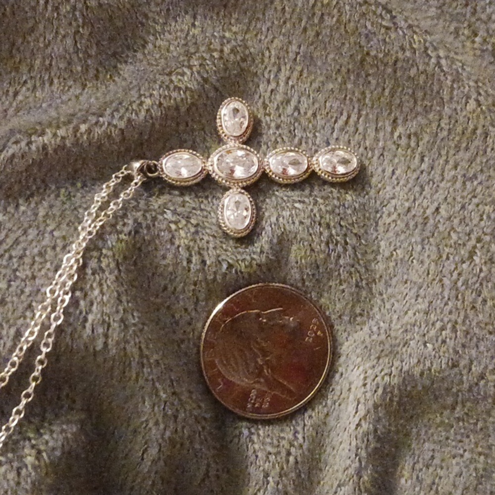 Beautiful! Bella Luce,bezel set,925 Solid,cross W/chain - Picture 8 of 8